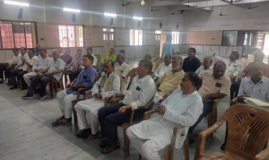 धनबाद: स्वामी सहजानंद सरस्वती सेवा ट्रस्ट ने दी दामोदर प्रसाद सिंह चौधरी को भावभीनी श्रद्धांजलि