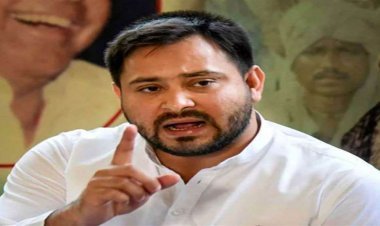 बिहार: तेजस्वी यादव ने खींची लक्ष्मण रेखा, RJD के मिनिस्टर्स के नई गाड़ी खरीदने और पैर छुआने पर लगायी रोक