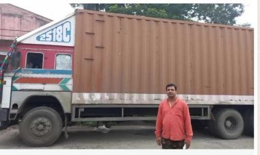 धनबाद: बरवाअड्डा में डाक पार्सल लिखे “कंटेनर” में भरी थी गाय, लोगों ने पकड़ पुलिस को सौंपा