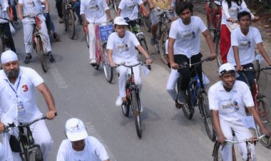 धनबाद:  रोड पर साइकिल चलाने वालों का उमड़ा जनसैलाब