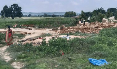 पलामू में एक समुदाय विशेष ने महादलित के डेढ़ दर्जन घरों को धवस्त किया, 50 को मारपीट कर भगाया