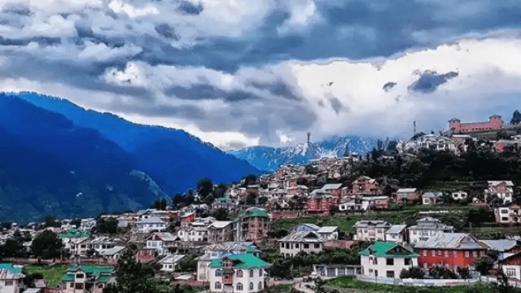 जम्मू कश्मीर: मुस्लिमों ने पहाड़ चढ़कर देवी-देवताओं की मूर्तियों को पहुंचाया मंदिर