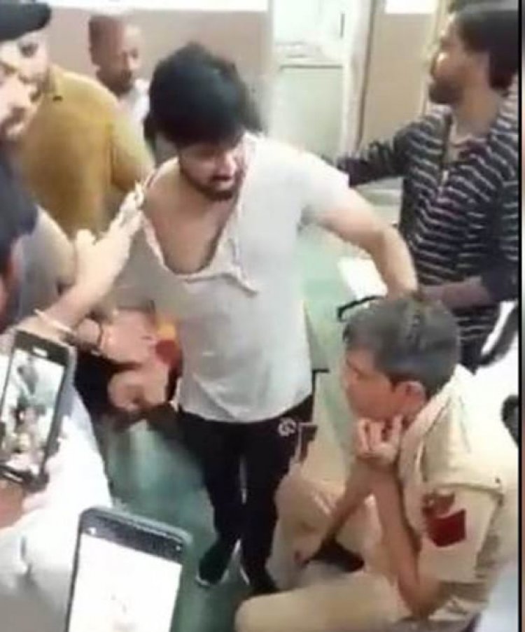 नई दिल्ली : पुलिस स्टेशन के अंदर लोगों ने हेड कांस्टेबल को पीटा, सहयोगी बने रहे मूकदर्शक