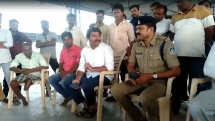 मध्य प्रदेश: खरगोन में मॉब लिन्चिंग का वीडियो वायरल, चोरी के आरोप में दाढ़ी रखने वाले युवक की पिटाई