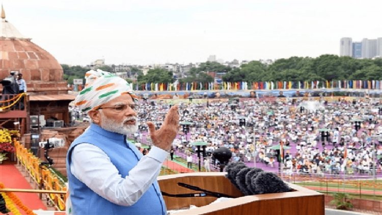 76th Independence Day : भ्रष्टाचार और परिवारवाद दो प्रमुख चुनौतियां : PM नरेंद्र मोदी  