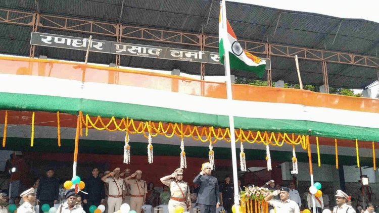 धनबाद: जिले को विकास के शिखर पर ले जाना है: DC