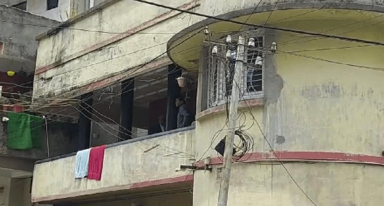 धनबाद: 34 वें नेशनल गेम घोटाले प्रभात शर्मा के घर CBI रेड,10 घंटे रेड के बाद कई दस्तावेज ले गई टीम