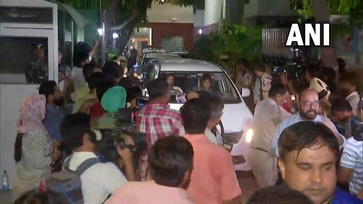 मनीष सिसोदिया के घर से 14 घंटे जांच के बाद निकली CBI, FIR दर्ज, अब ED भी मनी लांड्रिंग के तहत खोलेगी राज