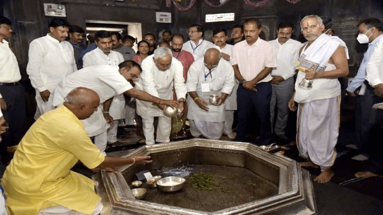 बिहार: गया के विष्णुपद मंदिर में CM नीतीश कुमार के साथ मिनिस्टर  इसराइल मंसूरी के प्रवेश पर राजनीति तेज