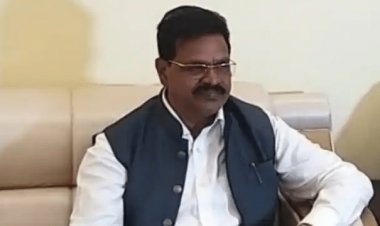 बिहार: एक्स मिनिस्टर कार्तिक सिंह मामले में आरोप प्रत्यारोप शुरु,केस मैनेज करने के लिए धमकी दिलाने का आरोप