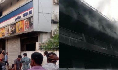 पलामू में टीवीएस शोरूम में लगी आग, दर्जनों बाइक जलकर खाक, दम घुटने से मालिक की मां की मौत