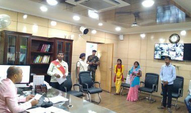 धनबाद: जनता दरबार में डीसी ने सुनी लोगों की समस्या