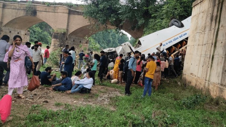 झारखंड: गिरिडीह से रांची जा रही बस हजारीबाग में पुल से गिरी, सात पैसेंजर्स की मौत, 24 घायल