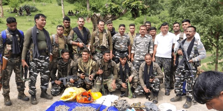 झारखंड: लातेहार में पुलिस व JJMP उग्रवादियों से एनकाउंटर, 400 राउंड कारतूस व एक राइफल बरामद