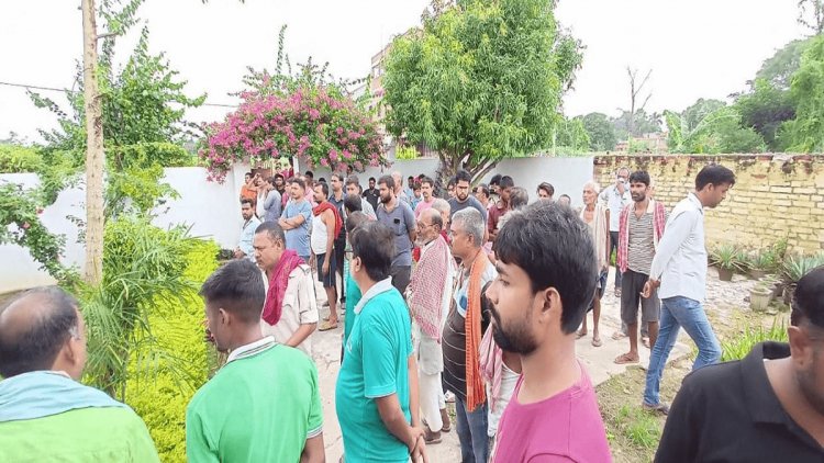 बिहार: समस्तीपुर में बिजनसमैन ने वाइफ को काट डाला, मां व बेटे पर भी किया जानलेवा हमला, खुद ट्रेन से कटा