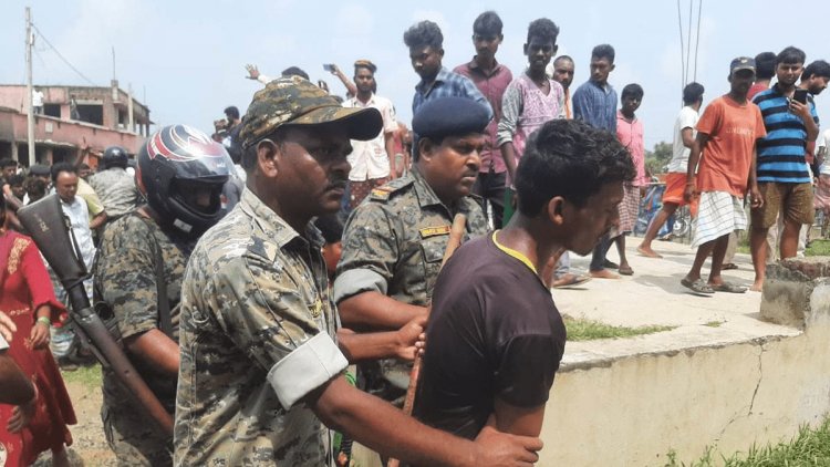 धनबाद: गोविंदपुर में सिरफिरे ने तोड़ी बजरंगबली की मूर्ति, ग्रामीणों ने आरोपित को पकड़कर पुलिस को सौंपा