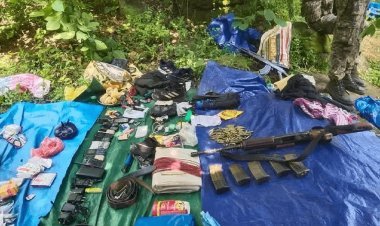 झारखंड:चतरा में सुरक्षाबलों की नक्सलियों से एनकाउंटर,  भारी मात्रा में आर्म्स व अन्य सामान बरामद