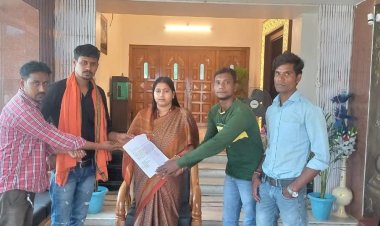 धनबाद: चासनाला सेल डिवीजन में कार्यरत युवाओं ने रागिनी सिंह से की मुलाकात, न्याय की गुहार