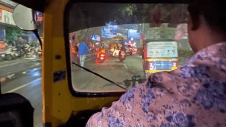 महाराष्ट्र: ट्रैफिक जाम में फंसे मर्सिडीज इंडिया के CEO, अपनी S class छोड़ ऑटो रिक्शा में किया सफर