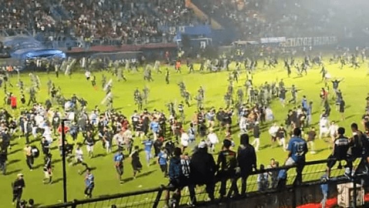 Indonesia Stampede: इंडोनेशिया में फुटबॉल मैच के दौरान भड़की हिंसा, 129 से ज्यादा लोगों की मौत, कई घायल