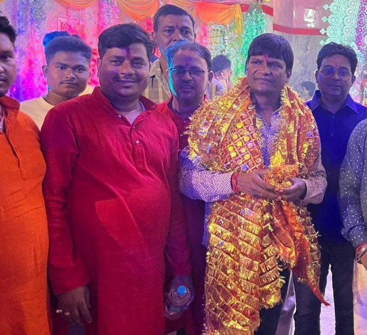 धनबाद: ढुल्लू महतो, रणविजय सिंह व दिनेश महतो ने कई पूजा पंडालों के किया उद्घाटन