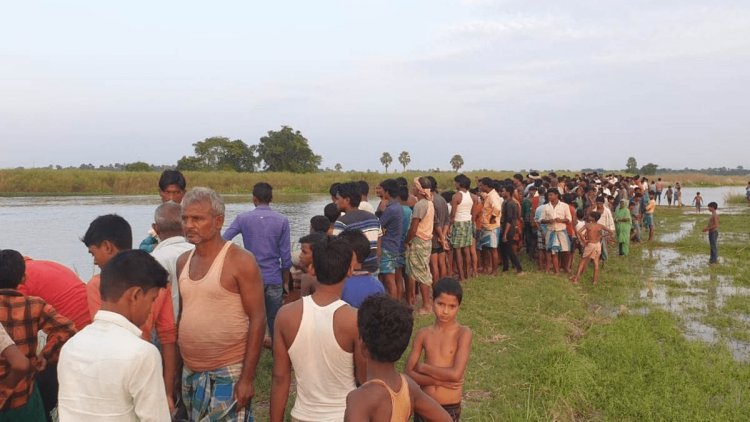 कटिहार: बरंडी नदी में नाव पलटी, नौ डूबे, तीन तैरकर निकले, दो के बॉडी बरामद, रेस्क्यू जारी