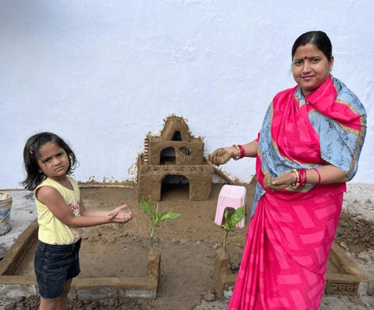 धनबाद: छोटी बेटी की जिद पर रागिनी सिंह ने झरिया में बनाया घरौंदा, सोशल मीडिया पर वायरल हो रही है फोटो