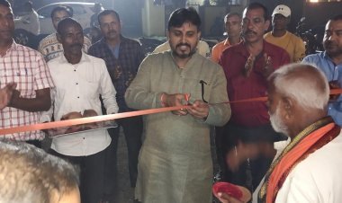 झारखंड युवक कांग्रेस के अध्यक्ष अभिजीत राज ने सुदामडीह में किया छठ पूजा पंडाल का उद्घाटन