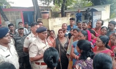 धनबाद: सुदामडीह पुलिस स्टेशन का घेराव, पांच घरों में चोरी के खुलासे की मांग