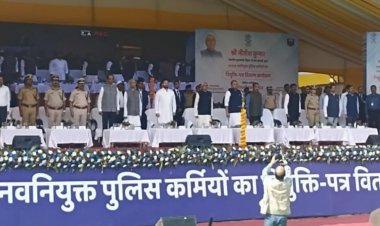 बिहार में कानून का राज: नीतीश कुमार, CM व डिप्टी सीएम ने 10,459 नवनियुक्त पुलिसकर्मियों को दिया नियुक्ति पत्र 