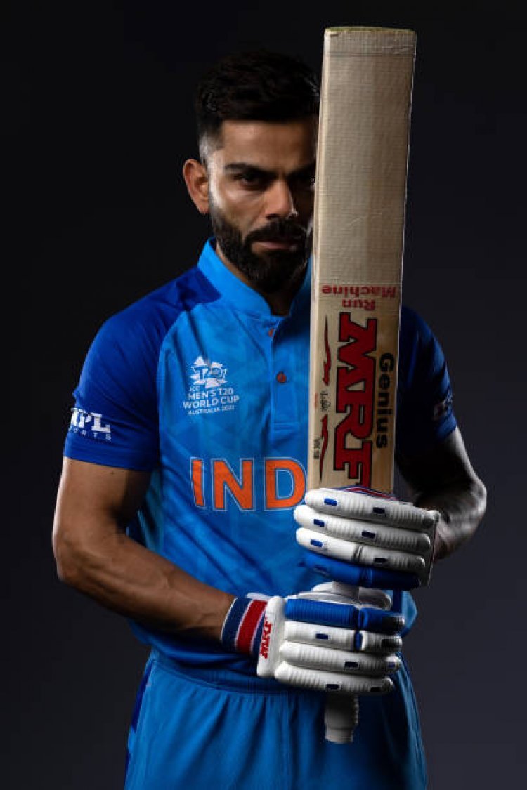 विराट कोहली टी 20 वर्ल्ड कप 2022 में सबसे ज्यादा रन बनाने वाले बैट्समैन बने, 220 की औसत से बनायें हैं रन