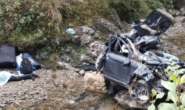 उत्तराखंड: अल्मोड़ा बारात की कार खाई में गिरी,दूल्हे के पिता सहित तीन परिजनों की मौत