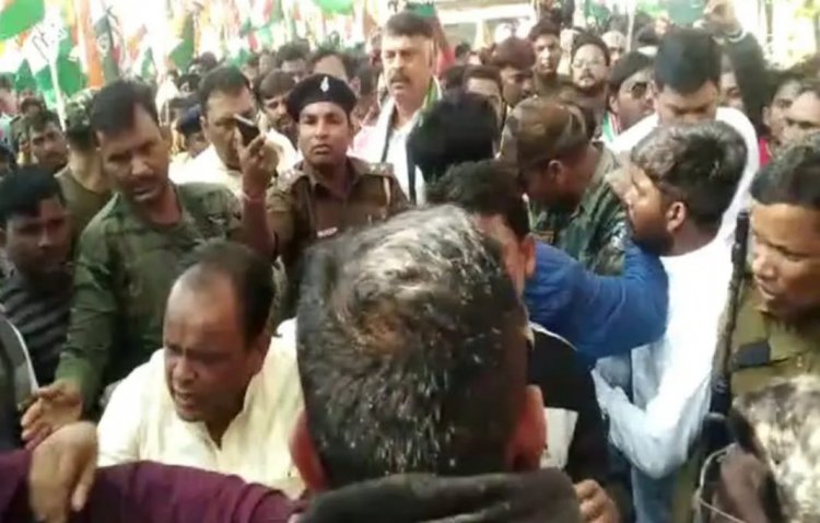 झारखंड कांग्रेस प्रसिडेंट राजेश ठाकुर के साथ धक्का-मुक्की, जिलाध्यक्ष और इरफान के गुट के बीच झड़प
