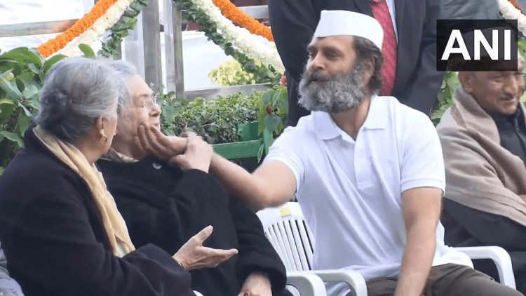 राहुल गांधी व सोनिया गांधी का प्यारा से वीडियो वायरल, मां के गालों को पकड़ बेटे ने यूं किया प्यार