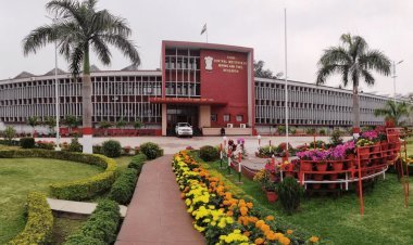 धनबाद:  CIMFR में प्राइवेट वाहनों के टेंडर पर डायरेक्टर ने लगाई रोक एजेंसी को पेमेंट में गड़बड़ी का आरोप