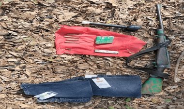 चाईबासा:  नक्सली और सुरक्षाबलों में एनकाउंटर, राइफल, मैगजीन सहित कई हथियार बरामद