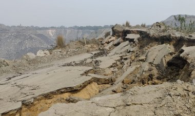 Dhanbad: कापासारा में फिर हुआ भू-धंसान,100 मीटर के दायरे में 10 फीट तक धंसी जमीन, एरिया में दहशत 