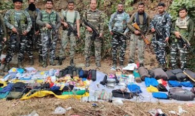 चतरा: सुरक्षाबलों व माओवादियों के बीच एनकाउंटर, भागे उग्रवादी, भारी मात्रा में दवा व सामान बरामद