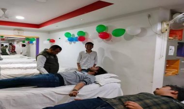 Dhanbad: IIT ISM में मेगा ब्लड डोनेशन कैंप, छह घंटे में जमा हुआ 393 यूनिट ब्लड