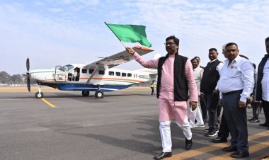 जमशेदपुर-कोलकाता के बीच विमान सेवा की हुई शुरुआत, CM हेमंत सोरेन ने हरी झंडी दिखाया