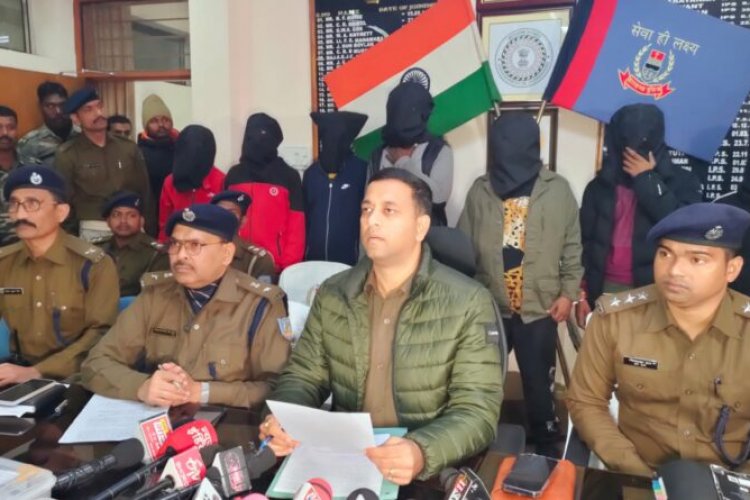  रांची पुलिस ने 11 क्रिमिनलों को किया अरेस्ट,आर्म्, कैश सहित अन्य समान बरामद