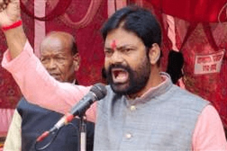 रामगढ़ : यूनियन ली़डर रमेश विश्वकर्मा का मर्डर, ऑफिस में घुसकर चाकुओं से गोदा