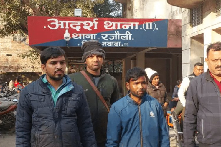 दिल्ली पुलिस ने नवादा से दो साइबर ठगों को दबोता, एक करोड़ कैश बरामद