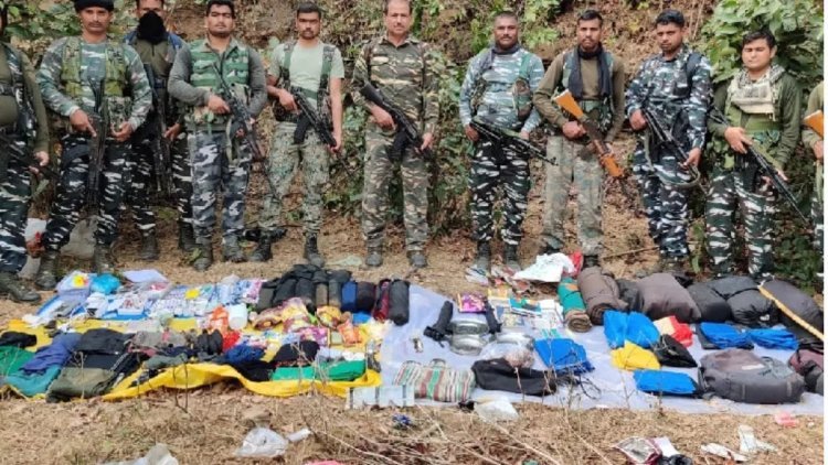 चतरा: सुरक्षाबलों व माओवादियों के बीच एनकाउंटर, भागे उग्रवादी, भारी मात्रा में दवा व सामान बरामद