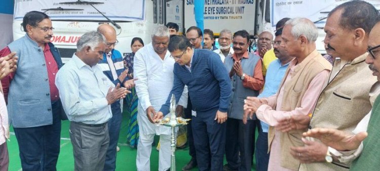 Dhanbad: TSF का शंकर नेत्रालय के सहयोग से मोतियाबिंद शिविर का आयोजन