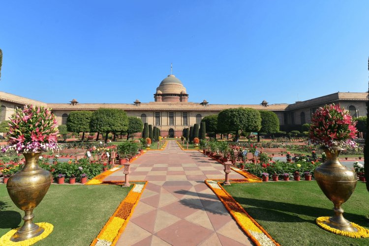 Mughal Garden: राष्ट्रपति भवन के मुगल गार्डन का बदला नाम, अब अमृत उद्यान के नाम से जाना जायेगा