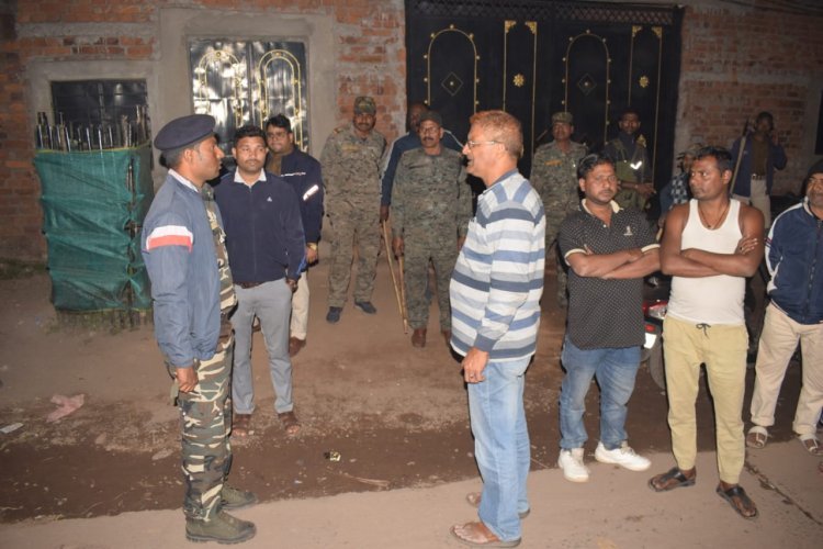 Dhanbad: मूर्ति विसर्जन के दौरान झरिया में दो पक्षों में जमकर मारपीट, दोनों ओर से चले ईंट-पत्थर