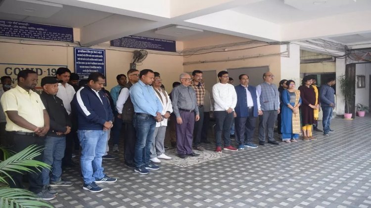 Dhanbad: SNMMCH में डॉ. हाजरा दंपत्ति की याद में शोक सभा का आयोजन