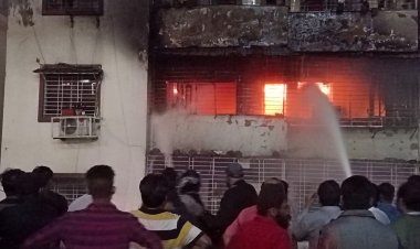 Dhanbad Ashirwad Tower Fire Accident : शार्ट सर्किट से लगी थी आग, HC भेजी जायेगी जांच समिति की रिपोर्ट