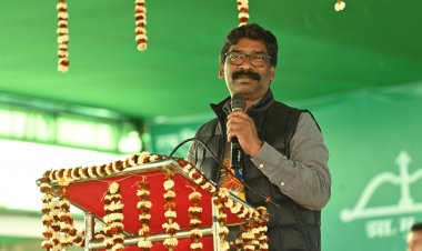 JMM 51st Foundation Day Dhanbad: बाहरियों ने झारखंड को बनाया चारागाह: हेमंत सोरेन